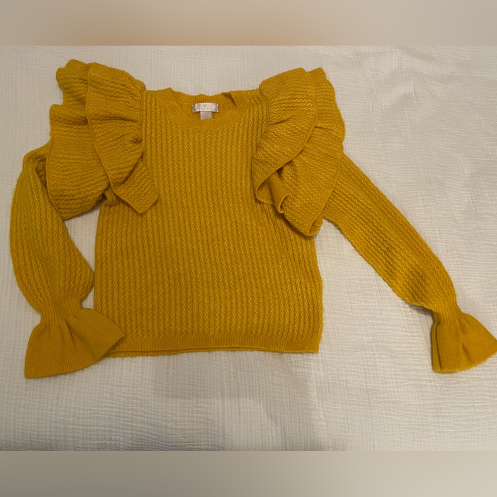Rachel Parcell yellow sweater